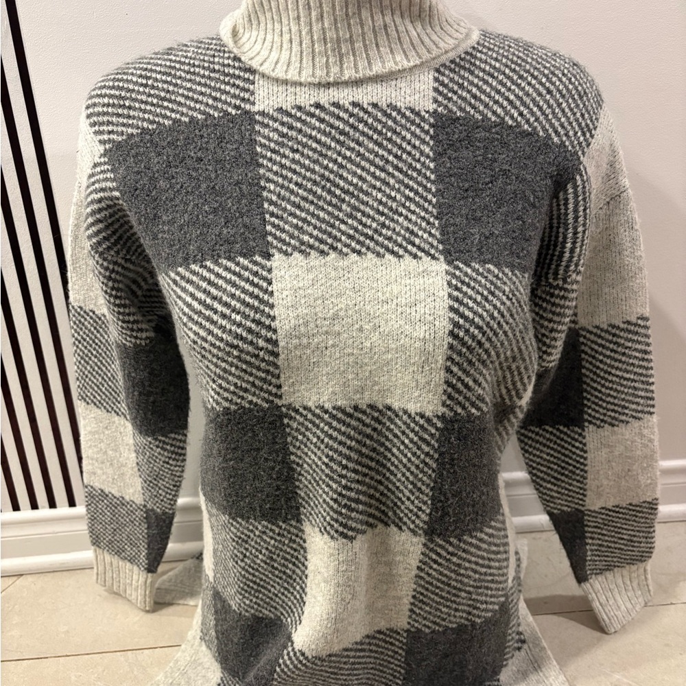 Reitmans Checkered Turtleneck Sweater - Black and Cream